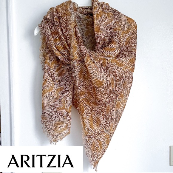 ARITZIA AUXILIARY Snakeskin Wool Blanket Scarf - Picture 1 of 4